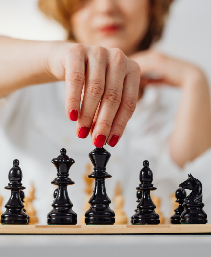 Führung und Künstliche Intelligenz – Wie KI moderne Leadership verändert und welche Rolle esacom dabei spielt